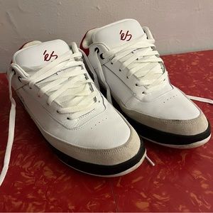 Size 11.5 éS Stylus Mid skate shoes